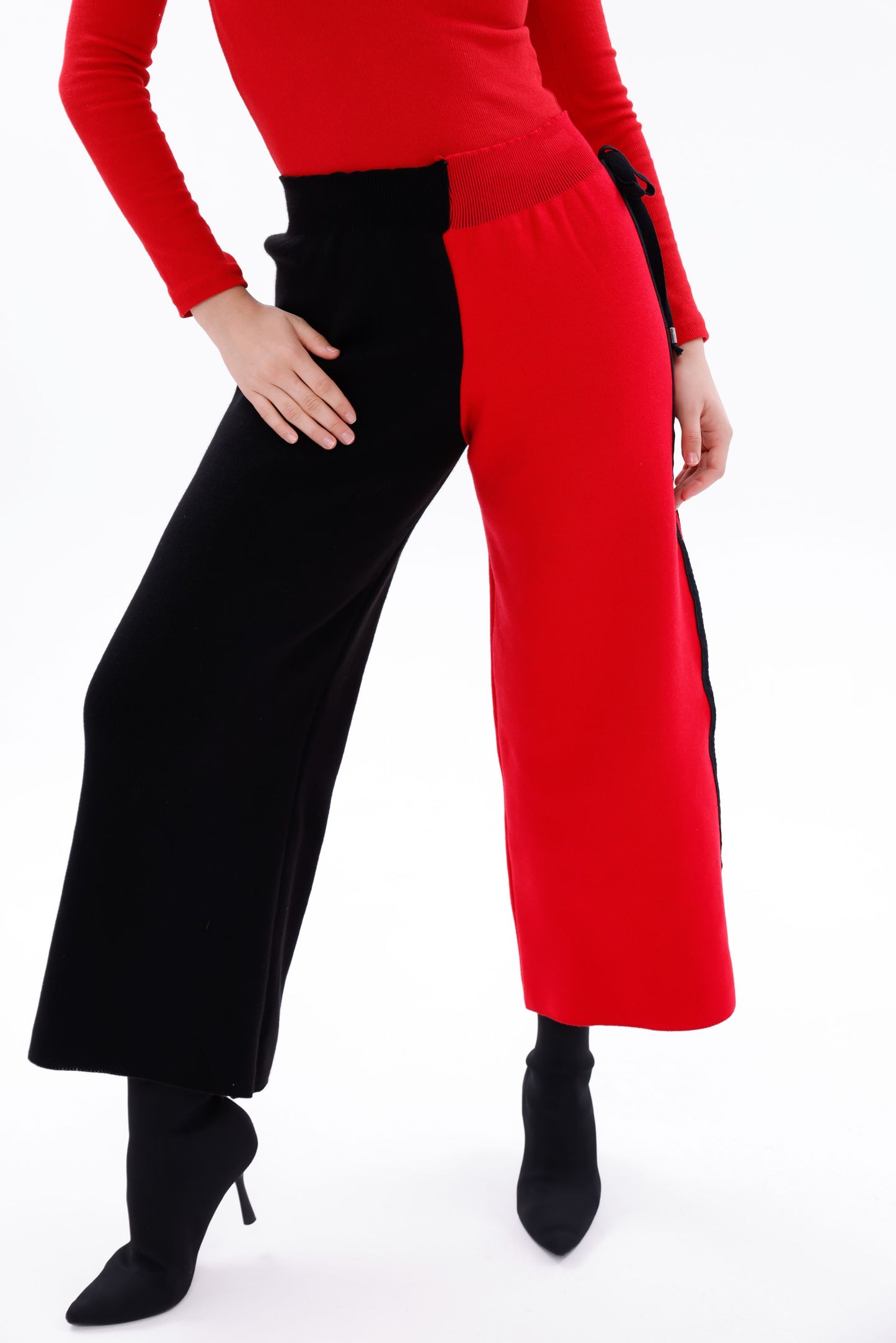 TRİKO SİYAH/KIRMIZI PANTOLON