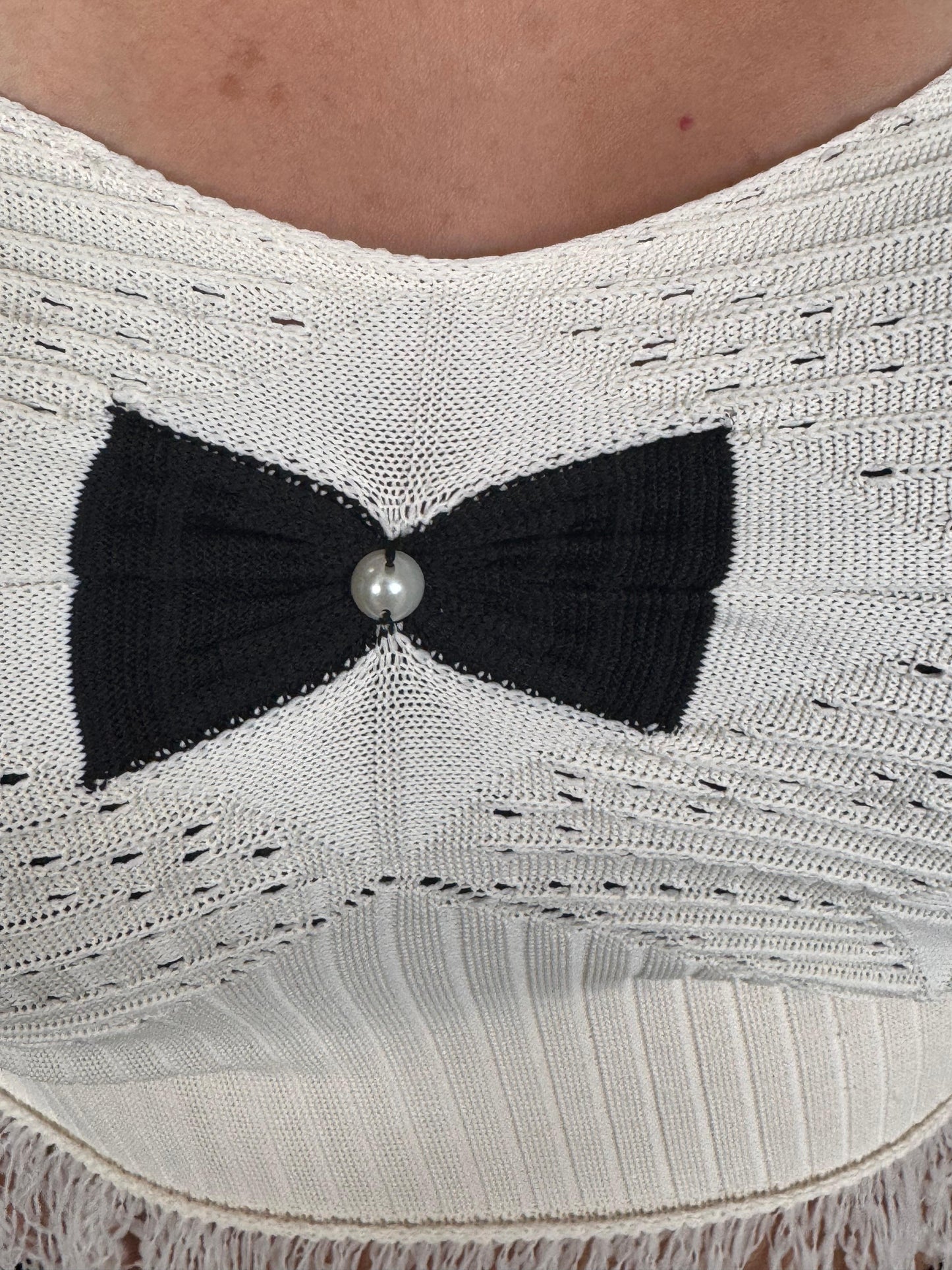Kadın Gece Kelebeği Fiyonk İnci Detaylı Püsküllü Triko Crop Top