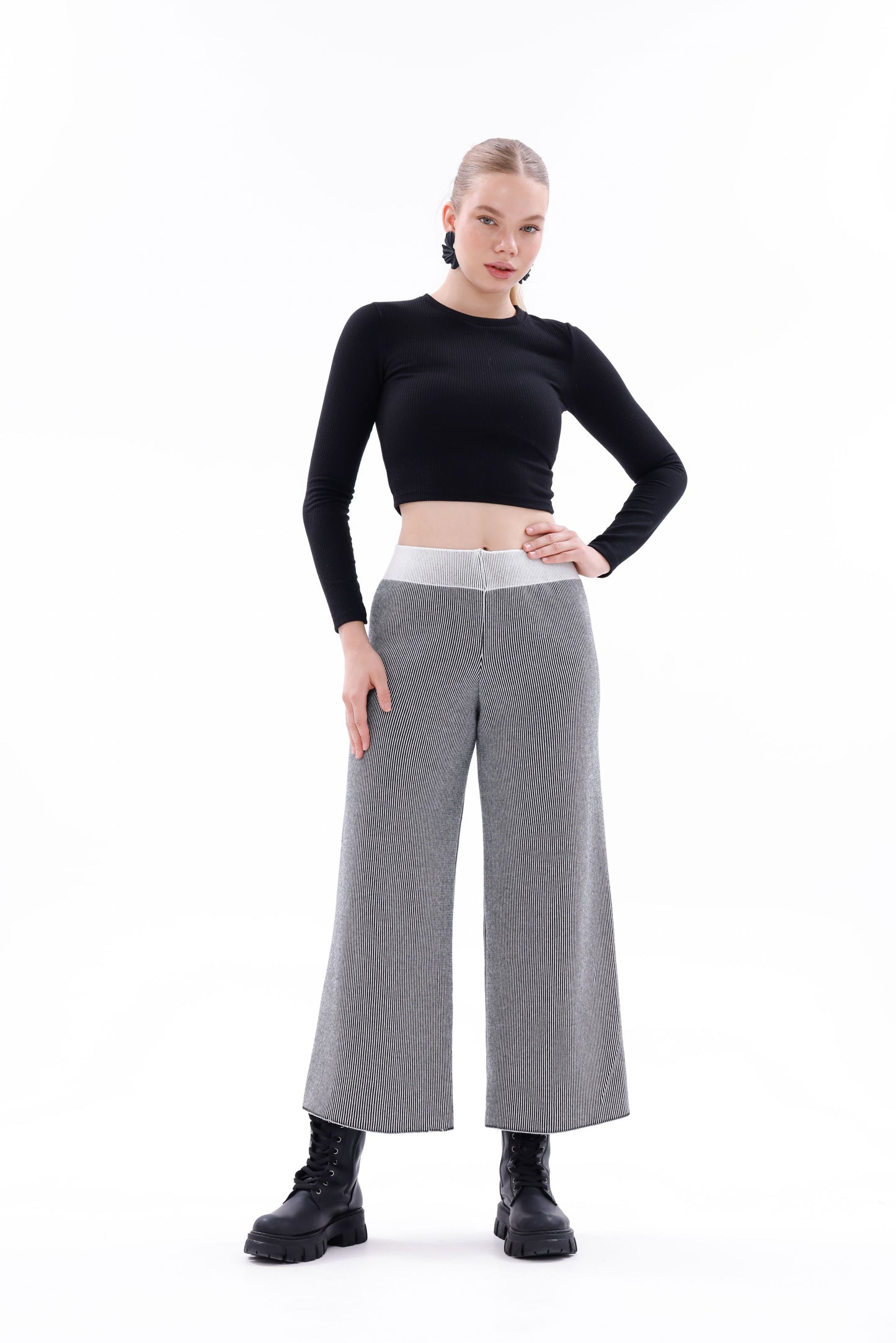 TRİKO SİYAH/BEYAZ ÇİZGİLİ PANTOLON