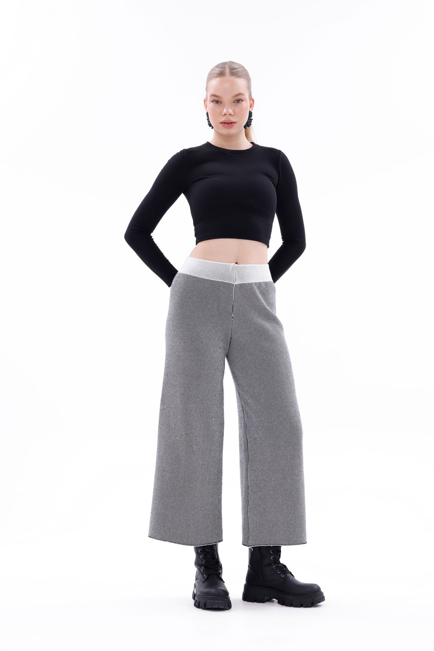 TRİKO SİYAH/BEYAZ ÇİZGİLİ PANTOLON