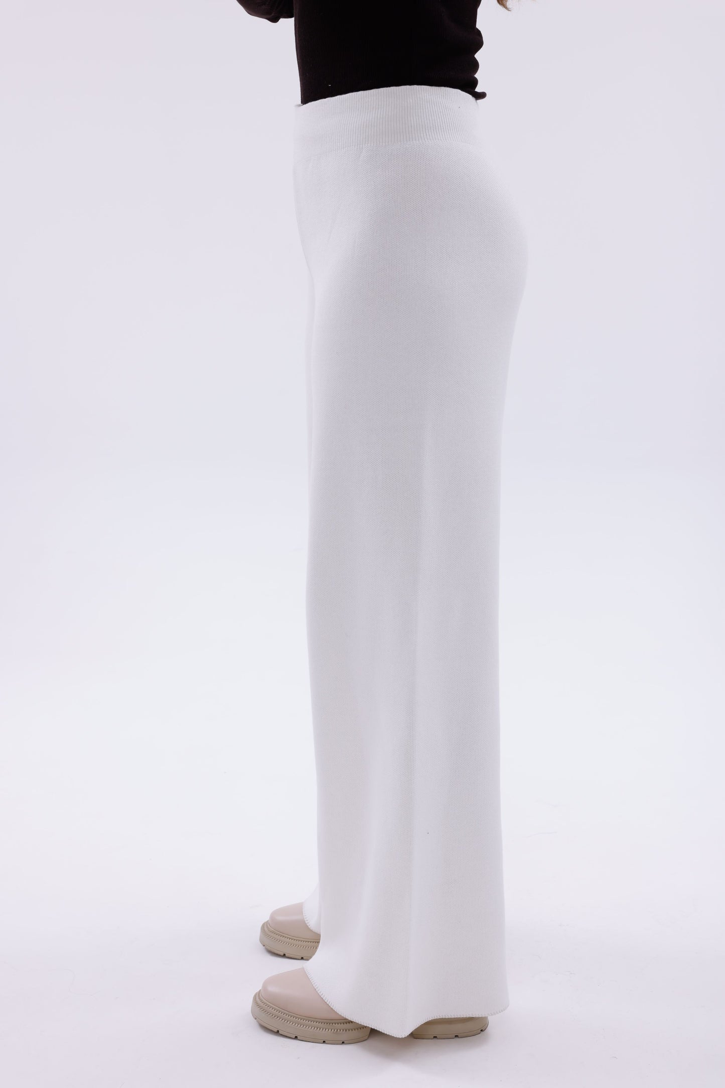 TRİKO BEYAZ PANTOLON