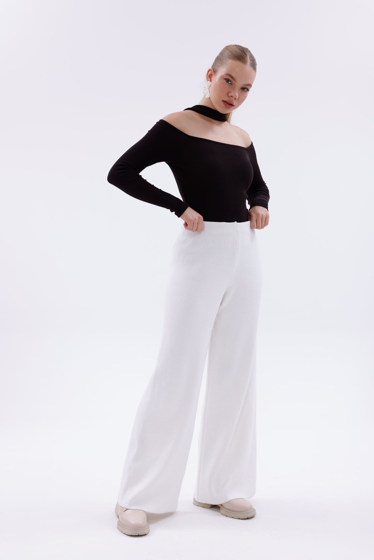 TRİKO BEYAZ PANTOLON