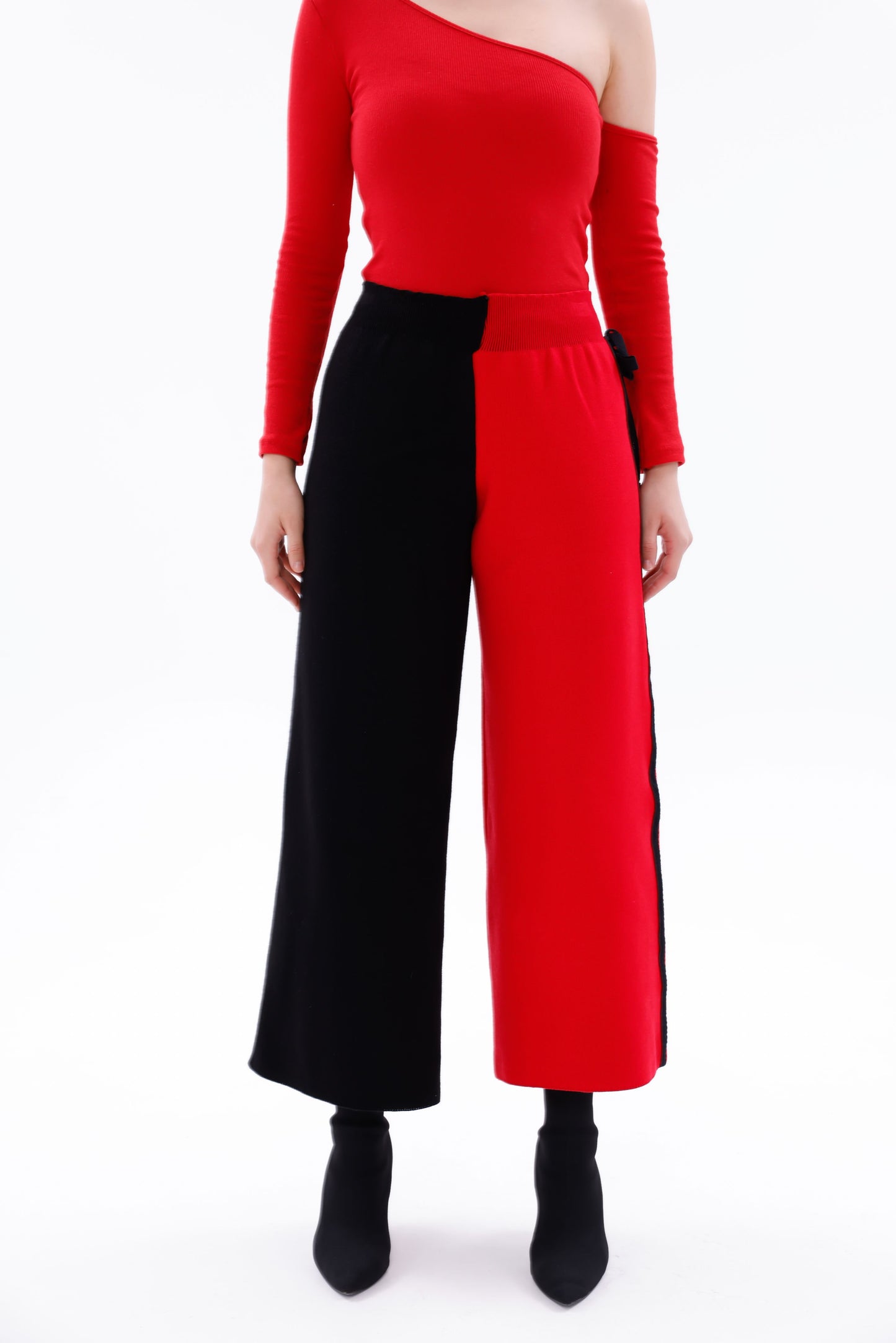 TRİKO SİYAH/KIRMIZI PANTOLON