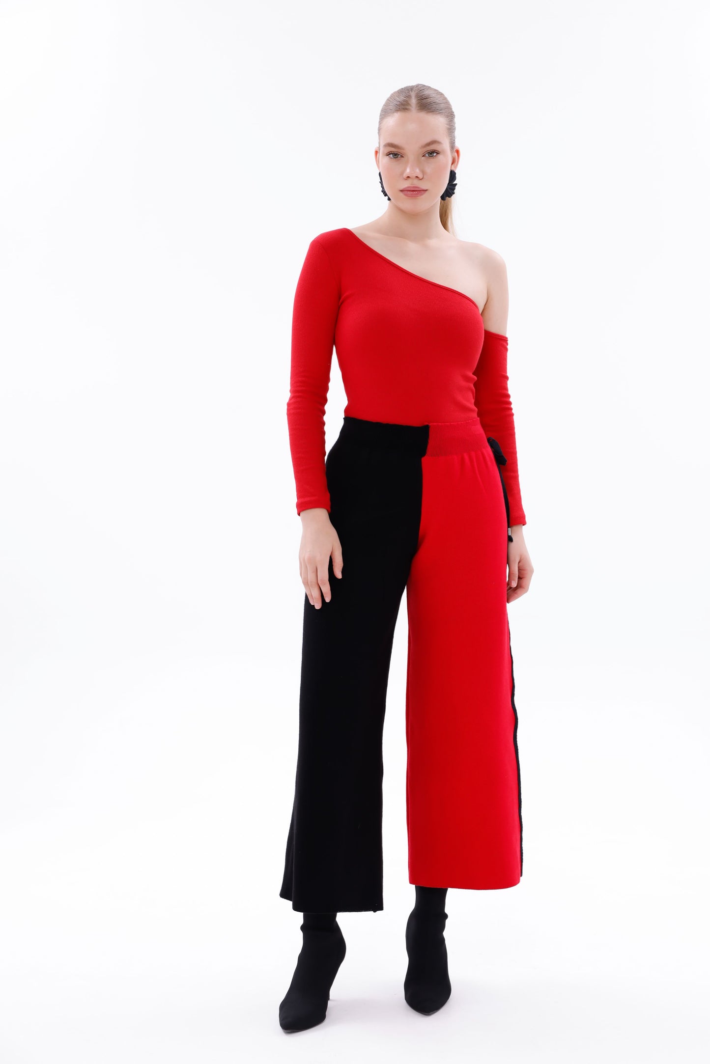 TRİKO SİYAH/KIRMIZI PANTOLON