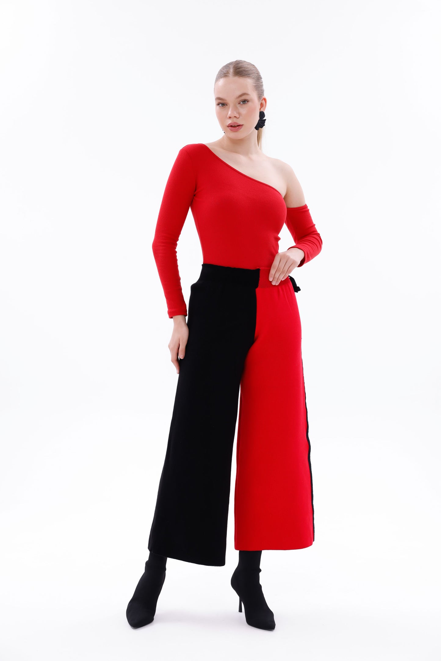 TRİKO SİYAH/KIRMIZI PANTOLON