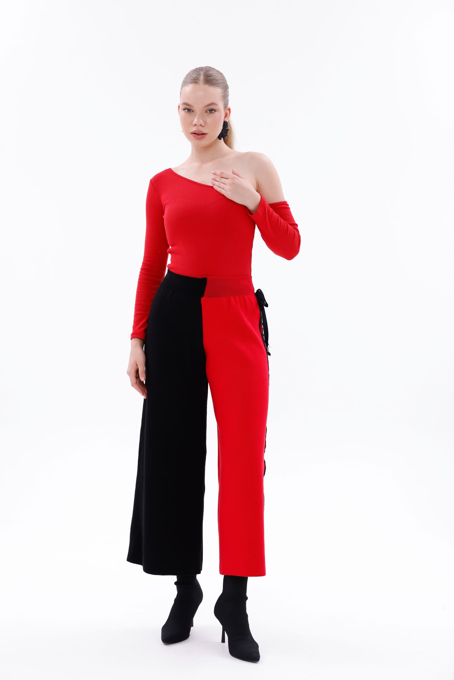 TRİKO SİYAH/KIRMIZI PANTOLON