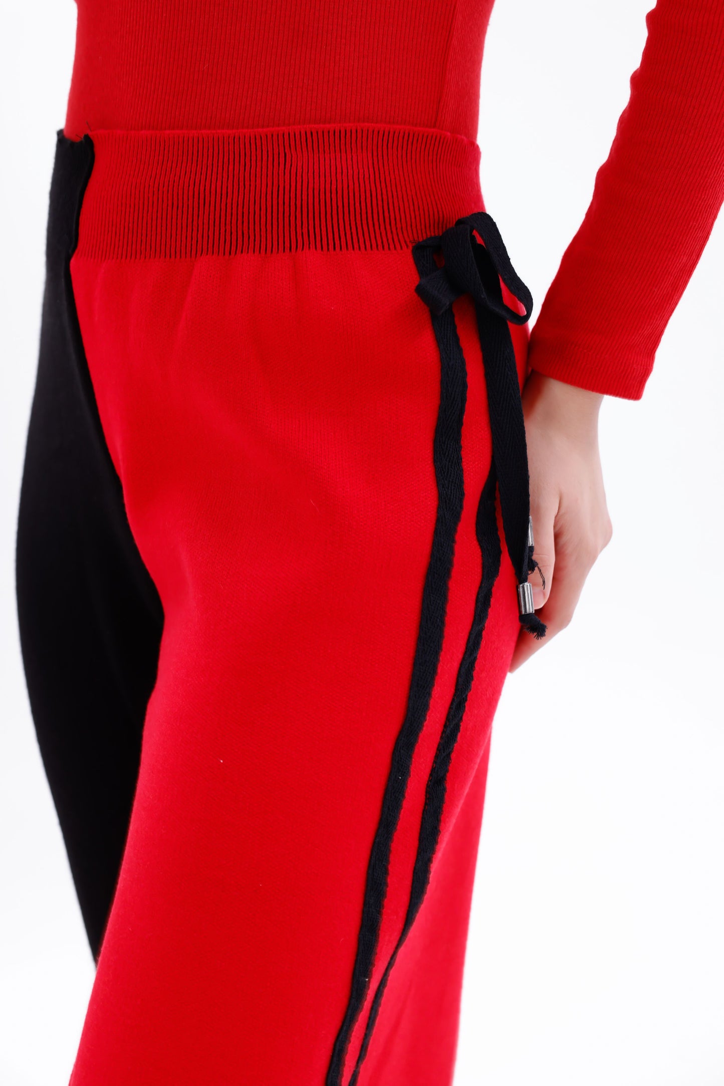 TRİKO SİYAH/KIRMIZI PANTOLON