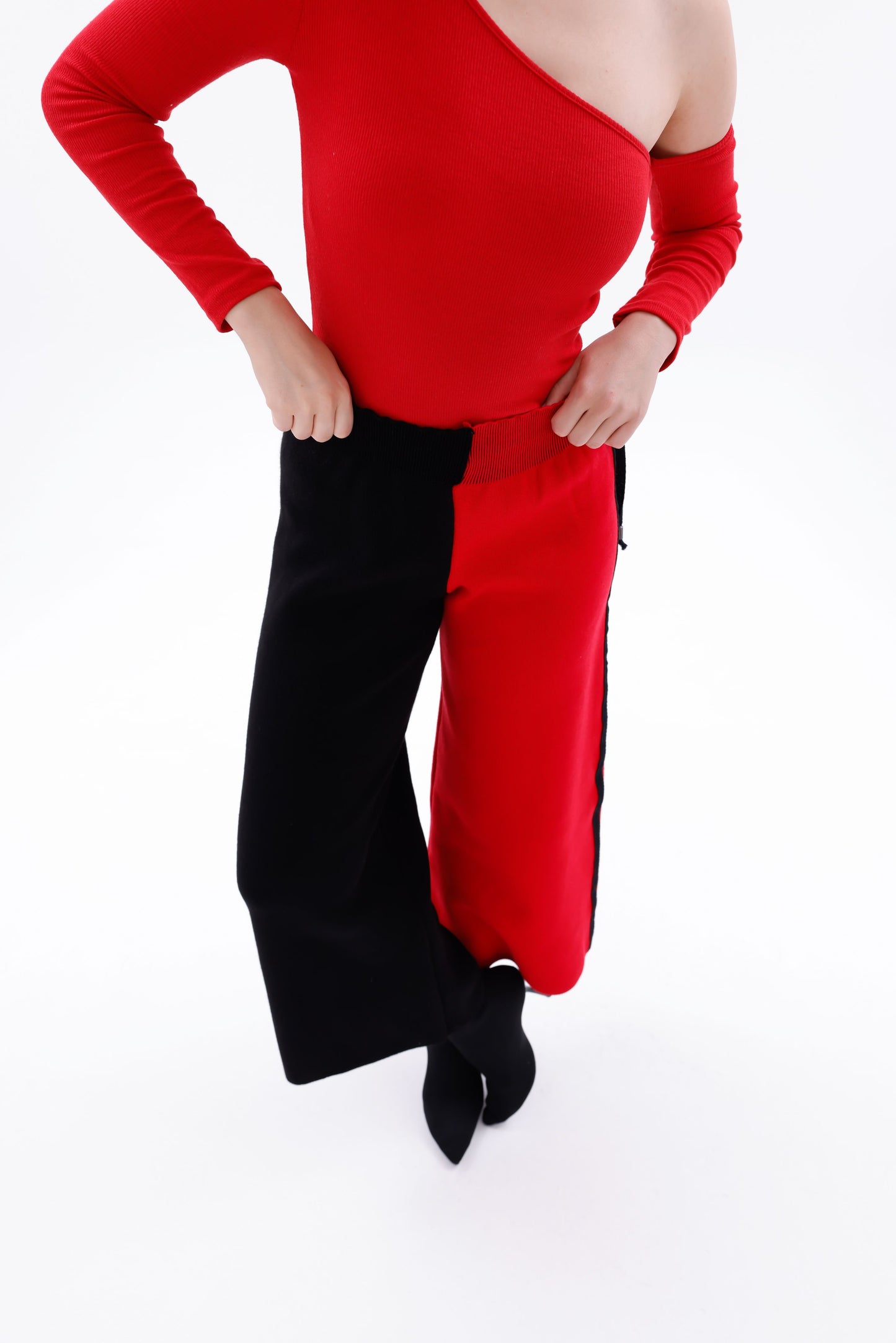 TRİKO SİYAH/KIRMIZI PANTOLON